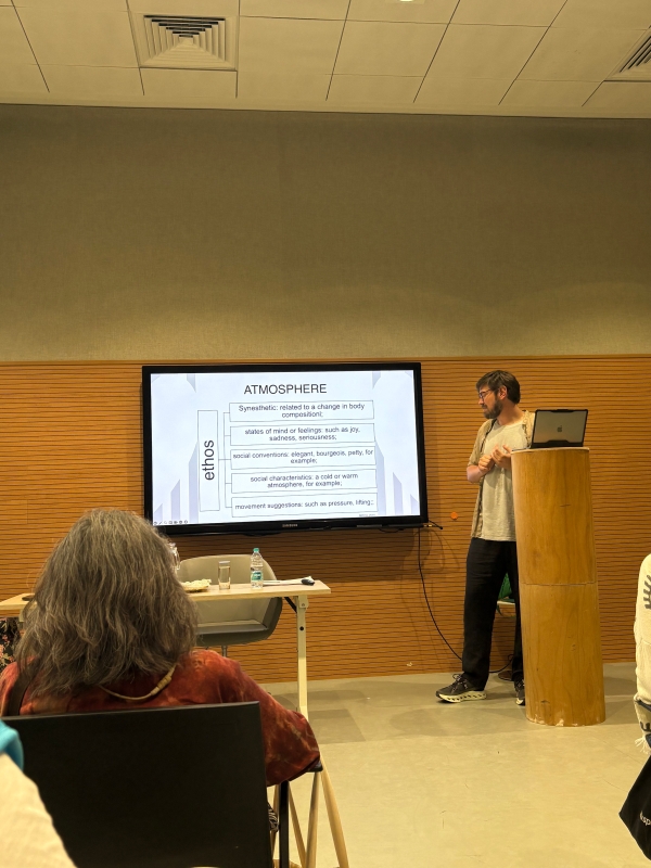 吳峽寧—燈光設計作品《偵探學》入圍世界劇場設計競賽之參展與交流計畫｜吳峽寧｜國藝會補助成果檔案庫